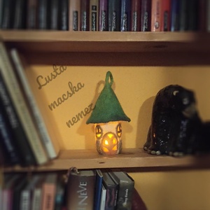 Mini manóház zöld átmenetes kunkori kalappal - otthon & életmód - dekoráció - dísztárgy - Meska.hu