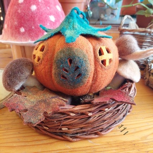 Tök nemezházikó nagy - otthon & életmód - dekoráció - dísztárgy - Meska.hu