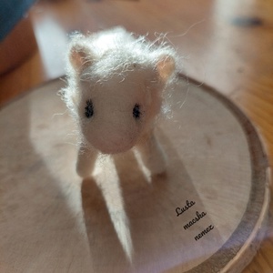 Fehér nemez bárány - otthon & életmód - dekoráció - asztal és polc dekoráció - asztaldísz - Meska.hu Fehér nemez bárány - otthon & életmód - dekoráció - asztal és polc dekoráció - asztaldísz - Meska.hu