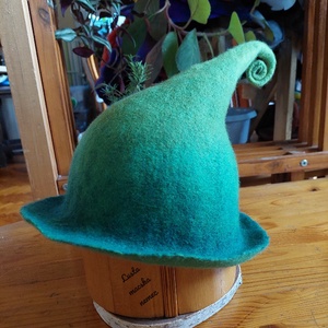 Nemez manó sapka kék virág - ruha & divat - sál, sapka, kendő - kalap - Meska.hu