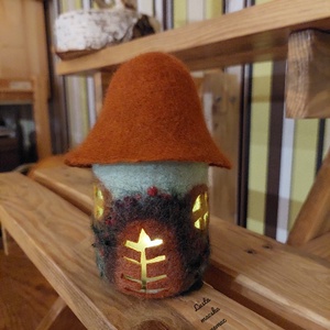 Zöld nemezházikó - otthon & életmód - dekoráció - dísztárgy - Meska.hu