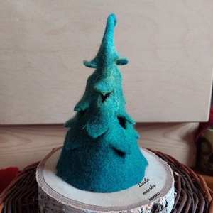 Nemez fenyőfa kunkorral - karácsony - karácsonyi lakásdekoráció - karácsonyi lakásdíszek - Meska.hu