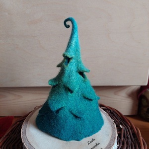 Nemez fenyőfa kunkorral - karácsony - karácsonyi lakásdekoráció - karácsonyi lakásdíszek - Meska.hu