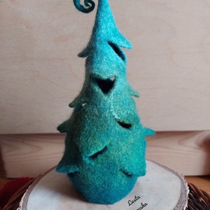 Nemez fenyőfa kunkorral kerek aljú - Meska.hu