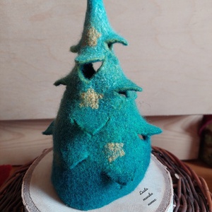 Nemez fenyőfa kunkorral mintás kerek aljú - karácsony - karácsonyi lakásdekoráció - karácsonyi lakásdíszek - Meska.hu