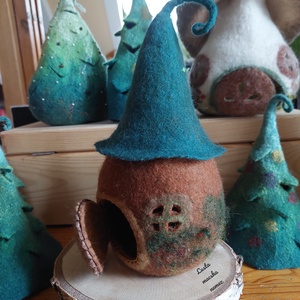 Közepes nemez házikó kunkori tetővel - játék & sport - baba & babaház - babaház - Meska.hu