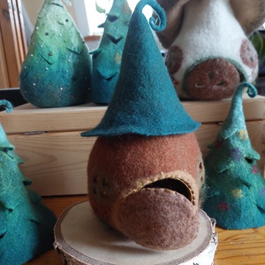 Közepes nemez házikó kunkori tetővel - játék & sport - baba & babaház - babaház - Meska.hu