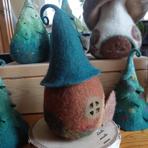 Közepes nemez házikó kunkori tetővel - játék & sport - baba & babaház - babaház - Meska.hu