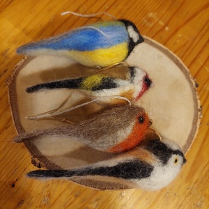 Nemez madárkák csomag 4db - otthon & életmód - dekoráció - ajtó- és ablak dekoráció - ablakdísz - Meska.hu