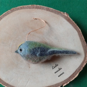 Nemez sárgafejű királyka - otthon & életmód - dekoráció - ajtó- és ablak dekoráció - ablakdísz - Meska.hu