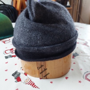 Nemez macskafüles sapka szürke cirmozással - ruha & divat - sál, sapka, kendő - kalap - Meska.hu