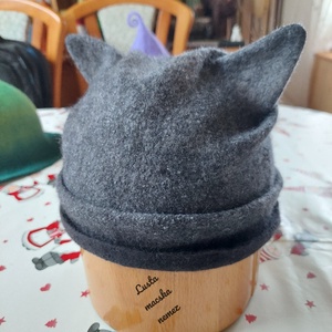 Nemez macskafüles sapka szürke cirmozással - ruha & divat - sál, sapka, kendő - kalap - Meska.hu
