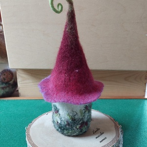 Manóház átmenetes virág kunkori kalappal - otthon & életmód - dekoráció - dísztárgy - Meska.hu