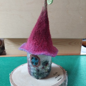 Manóház átmenetes virág kunkori kalappal - otthon & életmód - dekoráció - dísztárgy - Meska.hu