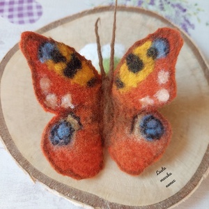 Nappali pávaszem nemez lepke - otthon & életmód - dekoráció - ajtó- és ablak dekoráció - ablakdísz - Meska.hu