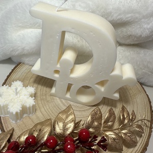 Dior Logo Gyertya - Fehér - Meska.hu