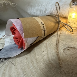 Rózsa virágszál gyertya díszcsomagolásban - Piros/Vörös - otthon & életmód - gyertya, illat, aroma - gyertya - Meska.hu