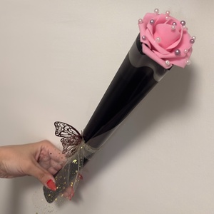 Ballagási ajándék tanároknak, Otthon & Életmód, Virágdekoráció, Virágok, Szálas virág, Mindenmás, Bármilyen színű rózsából kérhető. Kérésre más dísszel is kérhető, vagy dísz nélkül. 10db-tól 10% ke..., MESKA