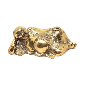 Réz figura fekvő nevető Buddha arany 4x10cm - Meska.hu