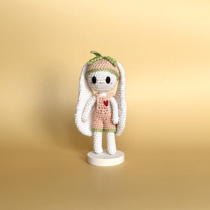 Momo- A barack nyuszi amigurumi horgolási minta - Meska.hu