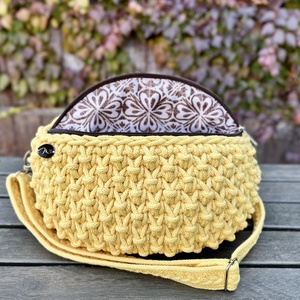 Horgolt búzabogyó övtáska / crossbody (banán szín) - táska & tok - övtáska - Meska.hu