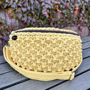 Horgolt búzabogyó övtáska / crossbody (banán szín) - táska & tok - övtáska - Meska.hu