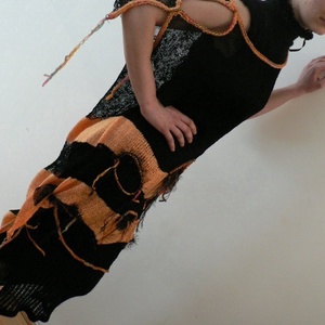 Narancs -fekete  lukacsos  pulóver - ruha & divat - női ruha - pulóver - Meska.hu