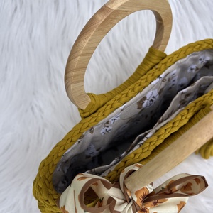 Mustársárga horgolt táska fa fogantyúval és selyemsállal - MAANED design  - táska & tok - kézitáska & válltáska - alkalmi táska - Meska.hu