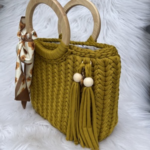 Mustársárga horgolt táska fa fogantyúval és selyemsállal - MAANED design  - táska & tok - kézitáska & válltáska - alkalmi táska - Meska.hu