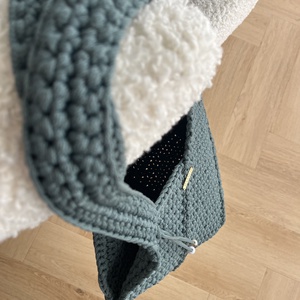 Extrán pakolós tengerzöld válltáska - MAANED design - táska & tok - bevásárlás & shopper táska - shopper, textiltáska, szatyor - Meska.hu