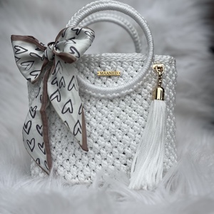 Fehér kézitáska selyemsállal - MAANED design  - Meska.hu