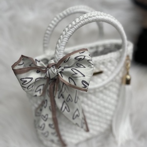 Fehér kézitáska selyemsállal - MAANED design  - táska & tok - kézitáska & válltáska - alkalmi táska - Meska.hu