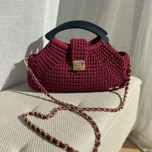 Burgundi kézitáska lánccal - MAANED design - Meska.hu