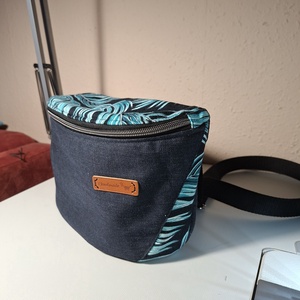 Oldaltáska pálmalevél mintával, Táska & Tok, Bevásárlás & Shopper táska, Kenyeres zsák, Varrás, MESKA