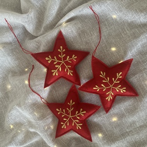 Kézzel hímzett arany mintás textilfilc csillag karácsonyfadísz - karácsony - karácsonyi lakásdekoráció - karácsonyfadíszek - Meska.hu