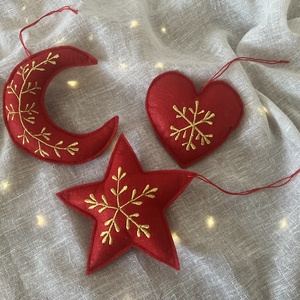 Kézzel hímzett arany mintás textilfilc csillag-hold-szív karácsonyfadísz - Meska.hu