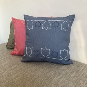  Kézzel hímzett len díszpárna � Tulipa kollekció � modern, minimalista otthon dekor, Otthon & Életmód, Lakástextil, Párna & Párnahuzat, Díszpárna (belsővel együtt), Hímzés, Varrás, MESKA