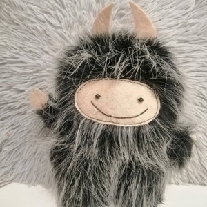 Yeti, szőrös plüss, plüss manó, manó figura, játékfigura - játék & sport - plüssállat & játékfigura - szörnyike - Meska.hu