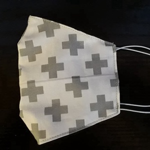 Plusszjelmintás szájmaszk - többször használatos - tiszta pamut anyagból készült - beleszabott mintapapírral -  - Meska.hu
