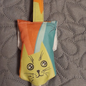 Táskára erősíthető cicamintás kézfertőtlenítő tartó -  - Meska.hu