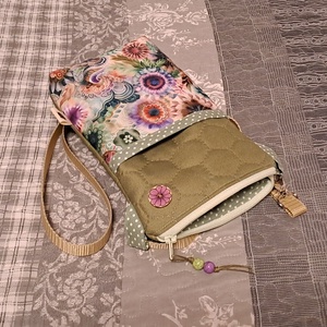 Virágos hatás :) vizhatlan kistáska/mobiltartó/övtáska - táska & tok - kézitáska & válltáska - vállon átvethető táska - Meska.hu