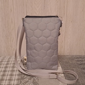 Fázós cica :) vizhatlan kistáska/mobiltartó/övtáska - táska & tok - kézitáska & válltáska - vállon átvethető táska - Meska.hu