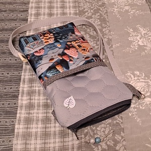 Marcipán házikók :) kistáska/mobiltartó/övtáska - táska & tok - kézitáska & válltáska - vállon átvethető táska - Meska.hu