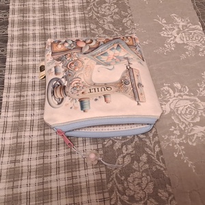 Vintage varrógép :) neszesszer/sminktáska/betéttartó - táska & tok - neszesszer - Meska.hu