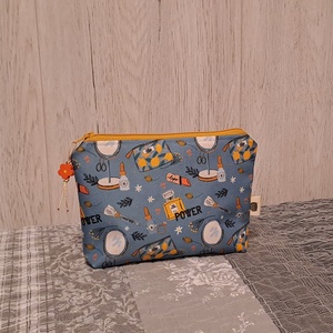 Csajos cuccok :) neszesszer/sminktáska/irattartó, Táska & Tok, Neszesszer, Varrás, Ez a kisebb méretű (17X14X3cm) neszi minden női táska elengedhetetlen tartozéka :) Remekül elférnek..., MESKA