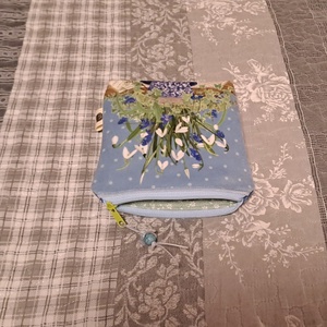 Tavaszi virágok :) neszesszer/sminktáska/betéttartó - táska & tok - neszesszer - Meska.hu