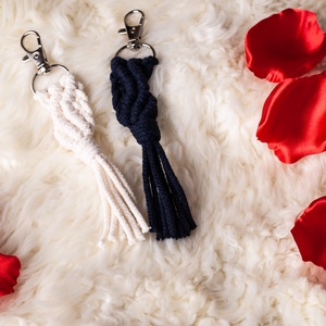 We Belong Together - Páros Makramé Kulcstartó  - táska & tok - kulcstartó & táskadísz - kulcstartó - Meska.hu