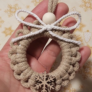 Makramé karácsonyi dísz - karácsony - karácsonyi lakásdekoráció - karácsonyfadíszek - Meska.hu