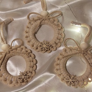 Makramé karácsonyi dísz - karácsony - karácsonyi lakásdekoráció - karácsonyfadíszek - Meska.hu