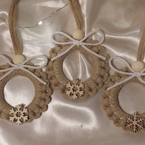 Makramé karácsonyi dísz - karácsony - karácsonyi lakásdekoráció - karácsonyfadíszek - Meska.hu